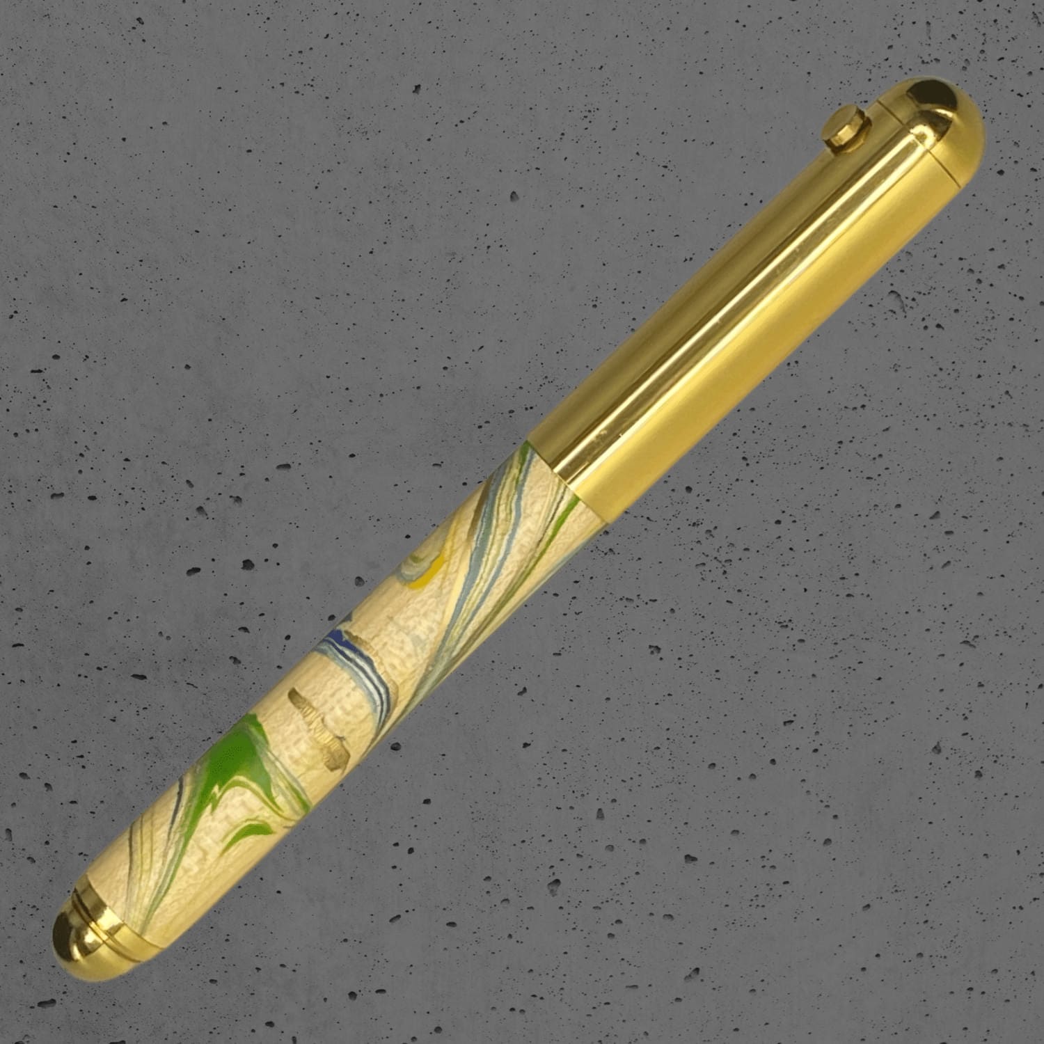 CONTRACT Marble  Füllfederhalter Gold marmoriert Messing | e+m Holzprodukte