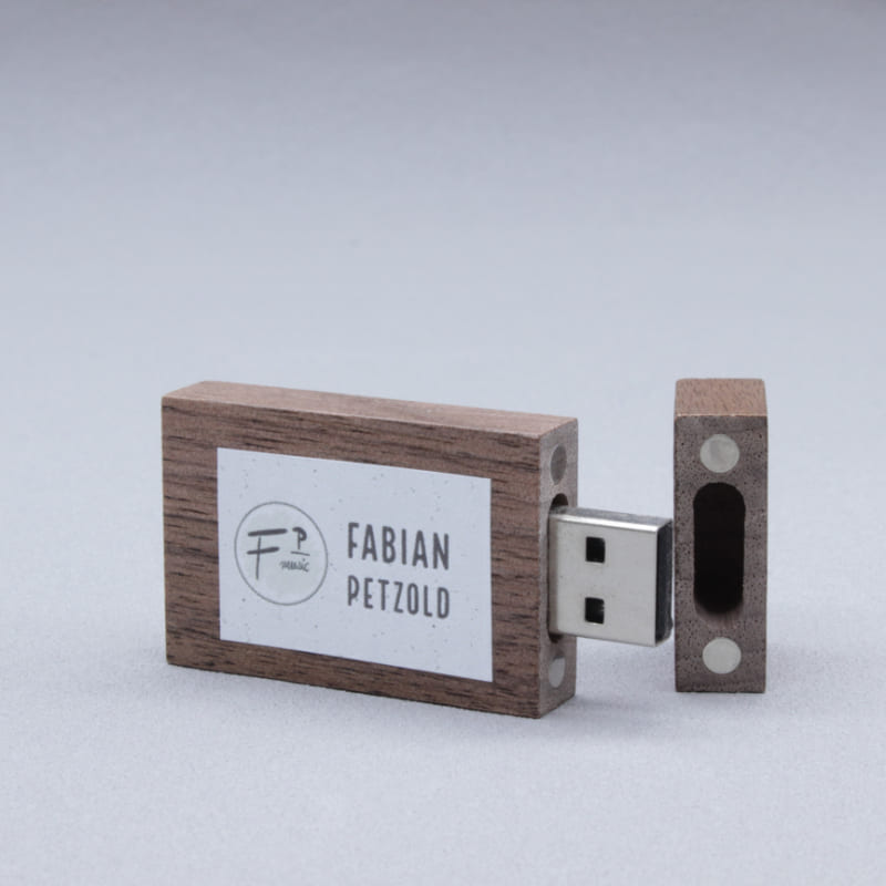 Album "Piano Moments" auf USB-Speicherstick