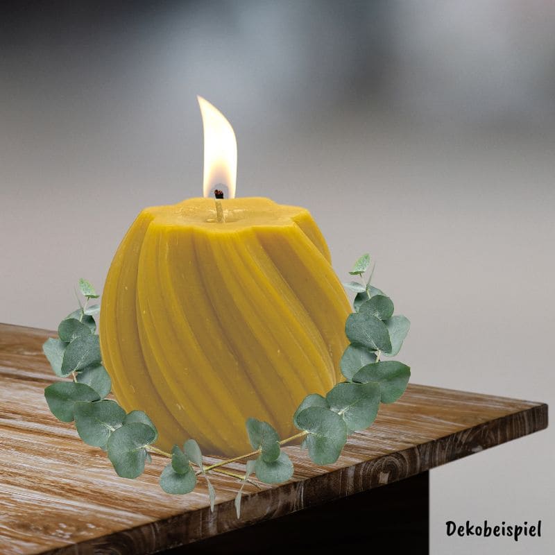 "gedrehte Kugel" Bienenwachskerze